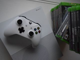 Xbox One S - Microsoft