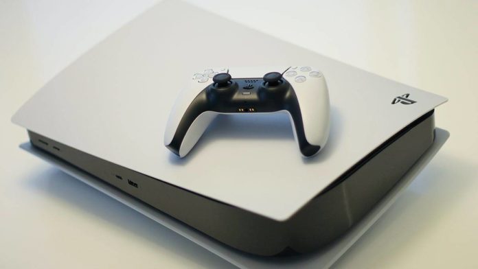 Sony supprime une de ses publicités où se trouve une PS5 à l'envers.