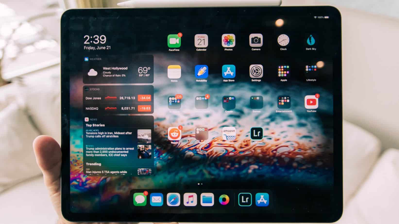 Apple enregistre des ventes records d'iPad par rapport aux ventes de tablettes de ses concurrents.