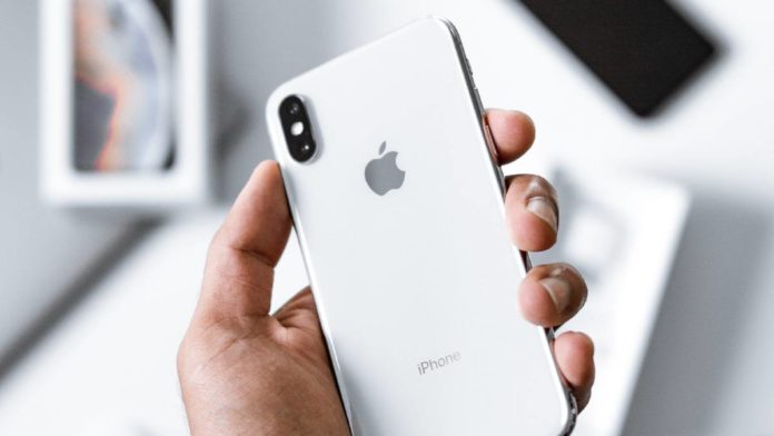 Apple pourrait apporter la charge sans fils inversée sur l'iPhone 13
