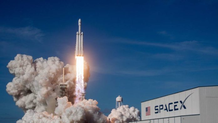SpaceX lance 88 satellites dans l'espace.