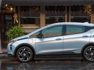 Les batteries des voitures électriques, Bolt EV, de Chevrolet seront bientôt remplacé par General Motors.