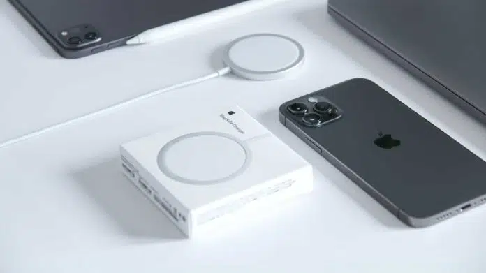 L'iPhone 13 pourrait s'accompagner d'un nouveau chargeur Magsafe.