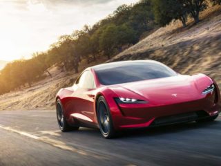 La Tesla Roadster est encore repoussée.